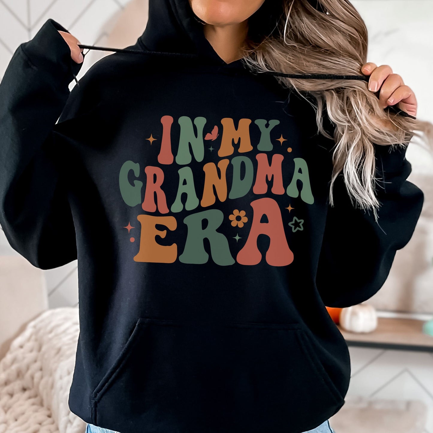 Grandma Sweatshirt - Funny Shirt for New  Proud Grandmas Crewneck Gift for Cool Grandmothers