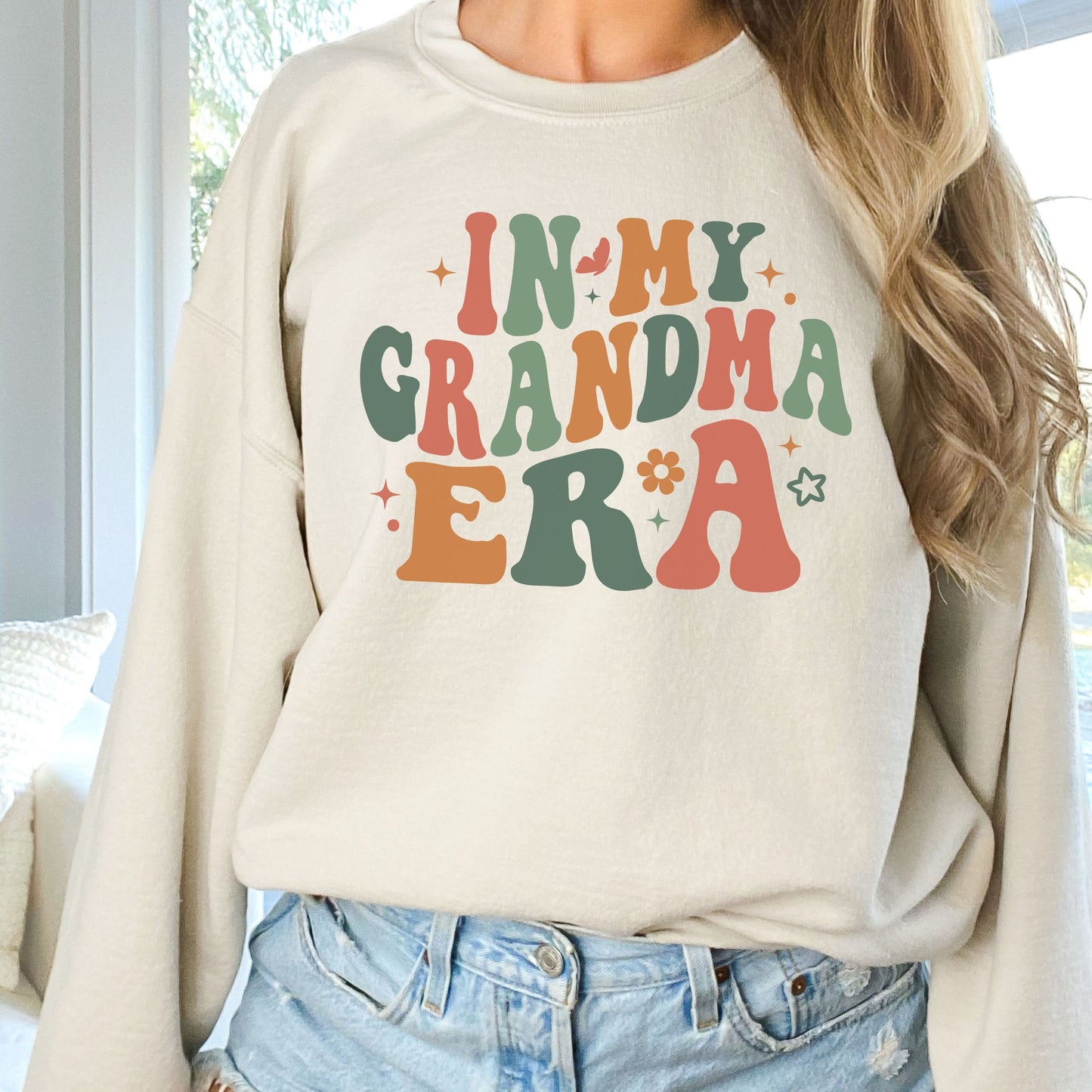 Grandma Sweatshirt - Funny Shirt for New  Proud Grandmas Crewneck Gift for Cool Grandmothers