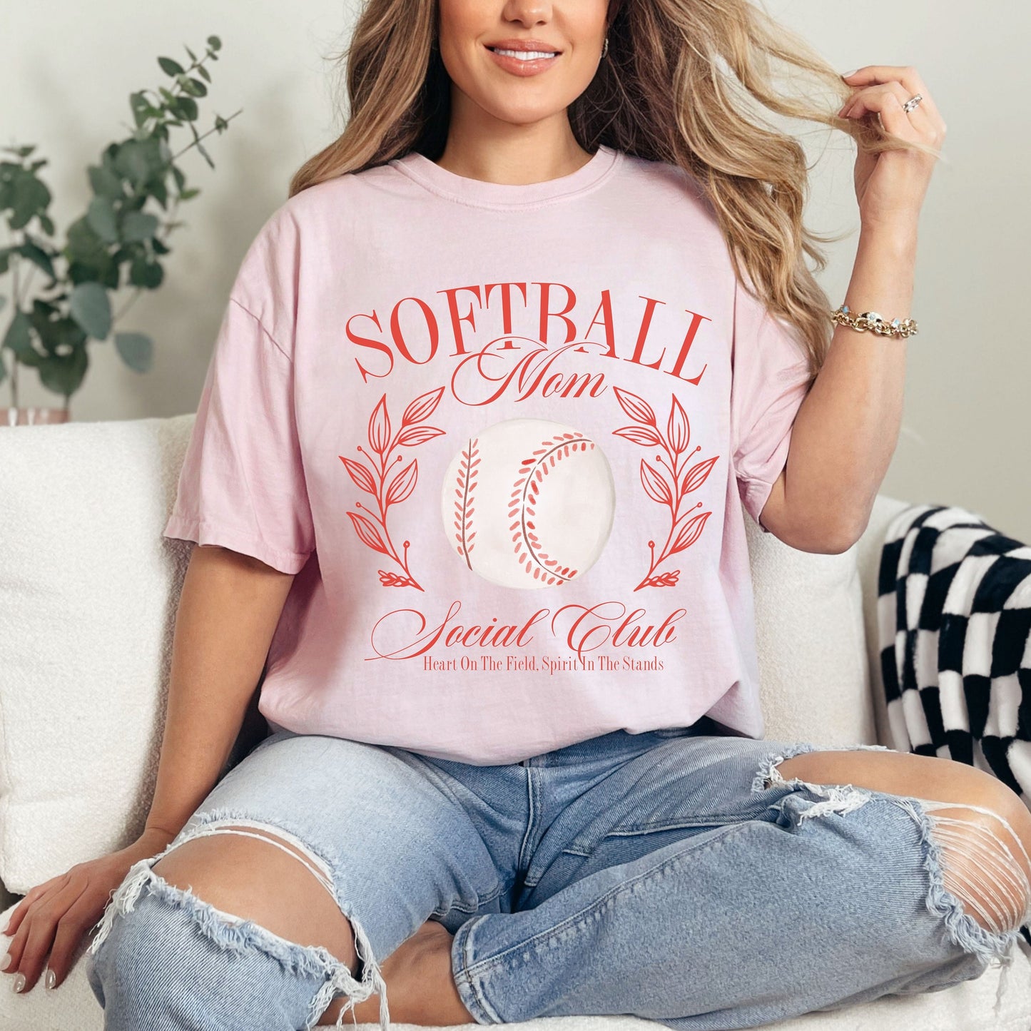 Softball Mom Social Club T-shirt - Trendy Gift for Sports Moms